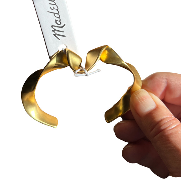 NWT Madewell Gold Twisted Ribbon Cuff Bracelet - Picture 4 of 6
